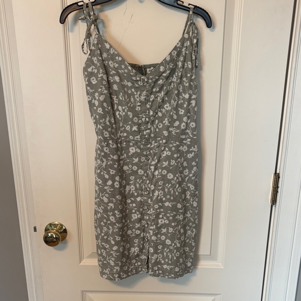 Abercrombie & Fitch Gray Floral Mini Dress
